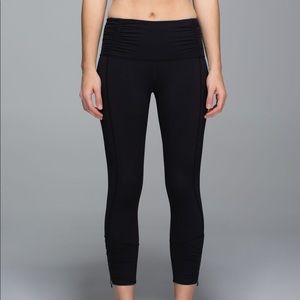NEVER WORN - Lululemon Runday Crop